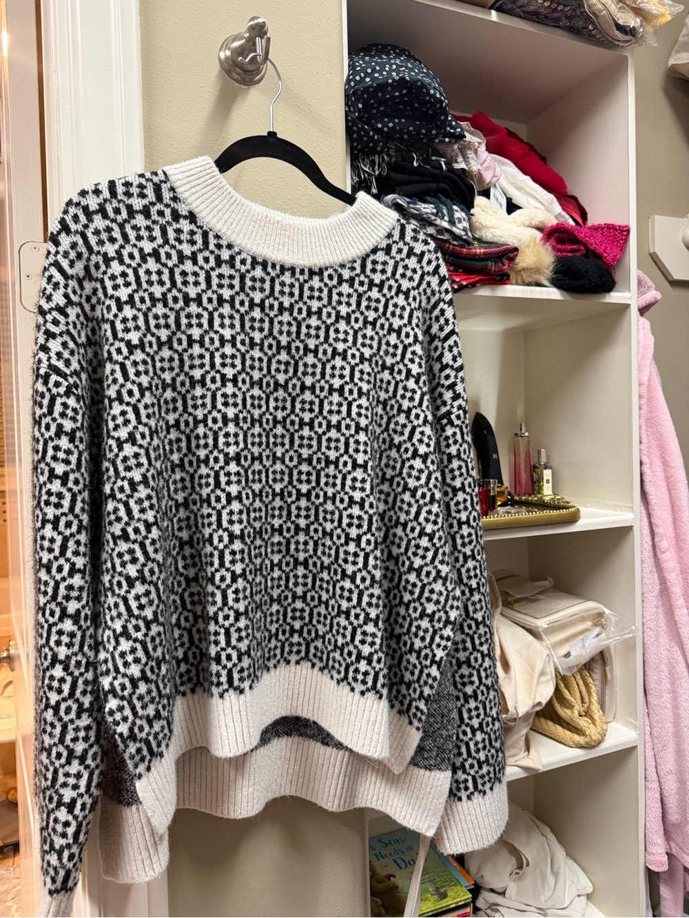 H&M Maternity - Black and White Patterned Crewneck Sweater - Women's
